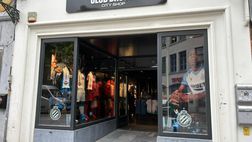 FOTO VN – Allo store del Brugge spuntano le sciarpe della partita…d’andata
