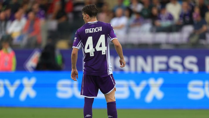FLORENCE, ITALY - MAY 10: Nicolo' Fagioli of ACF Fiorentina with the mother's name printed on the T-shirt during the Serie A match between ACF Fiorentina and Genoa CFC at Artemio Franchi on May 10, 2026 in Florence, Italy. (Photo by Gabriele Maltinti/Getty Images) Amerini: “Non si può ripartire da questa mediana. Fagioli l’unico top” - immagine 1
