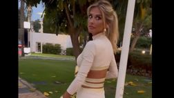 VIDEO / Michela Persico sfila in abito da sera: “Mai voltarsi indietro”