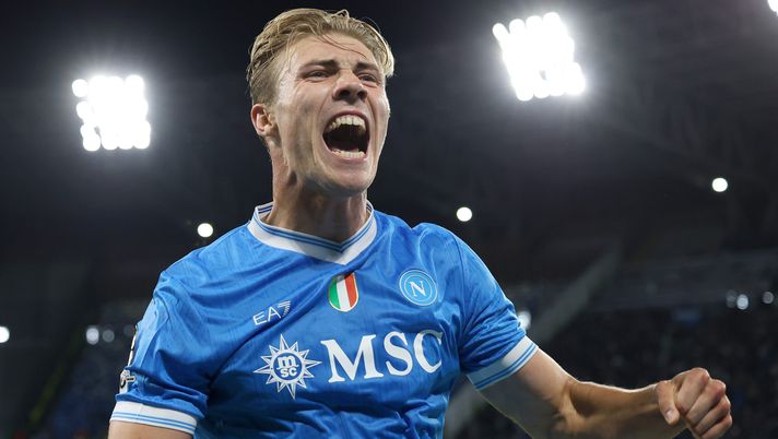 Rasmus Hojlund non contempla passi falsi: contro il Qarabag, è obbligatorio conquistare i tre punti a suon di reti. hojlund napoli
