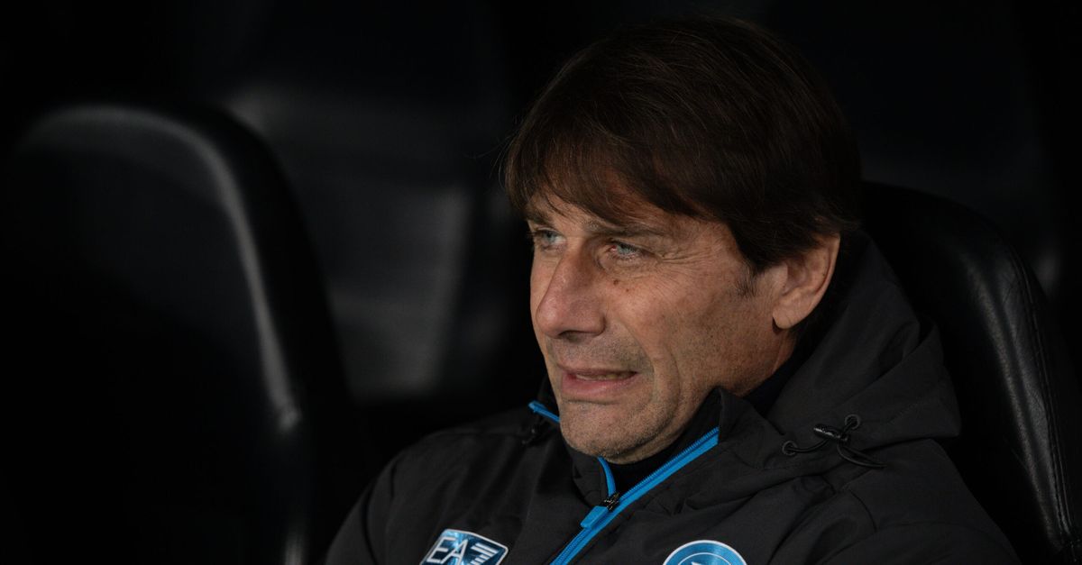 Chiariello: “Il Napoli con difese schierate non si rende pericoloso, è successo col Milan” Chiariello: “Il Napoli con difese schierate non si rende pericoloso, è successo col Milan”