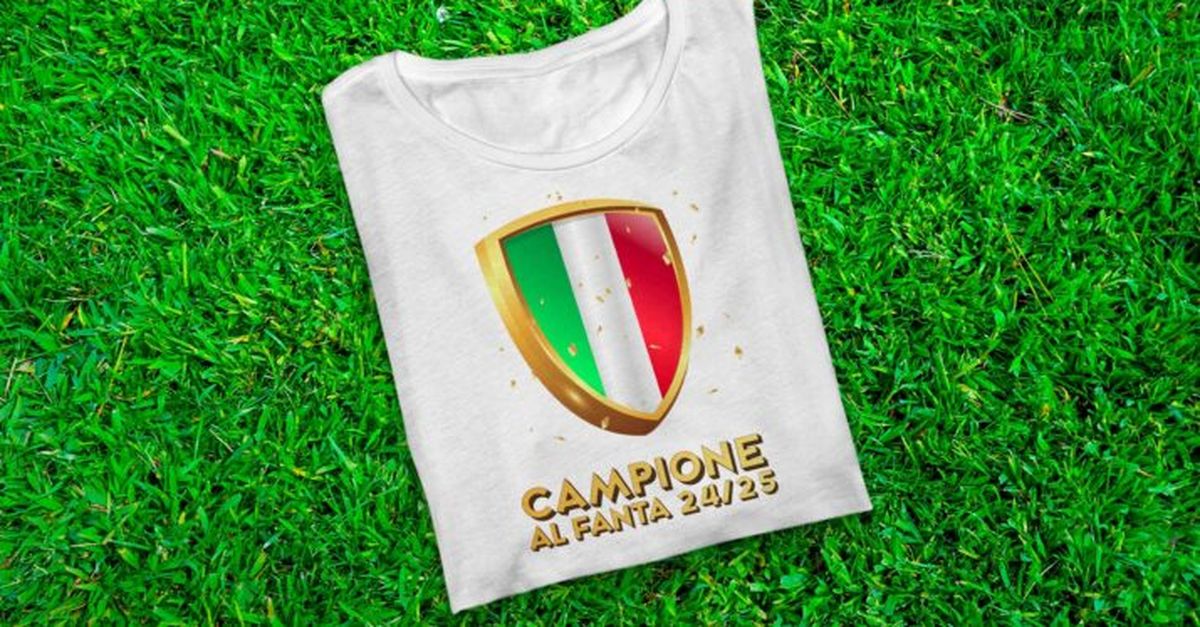 Roma, in vendita la maglia celebrativa della vittoria della Conference