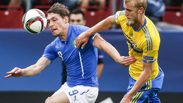 Belotti contro Helander, durante Svezia-Italia Under 21 dello scorso anno Belotti, Under 21, Italia