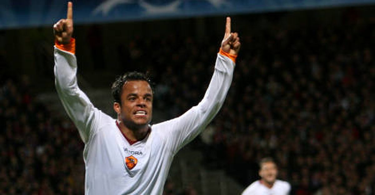 Mancini: "Roma, finalmente un tecnico esigente. Wesley? Soldi ben spesi"
