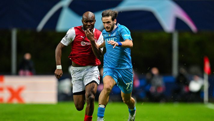 Kvara non trova ancora il gol, per i quotidiani la prestazione è chiaroscuro: i voti - immagine 1