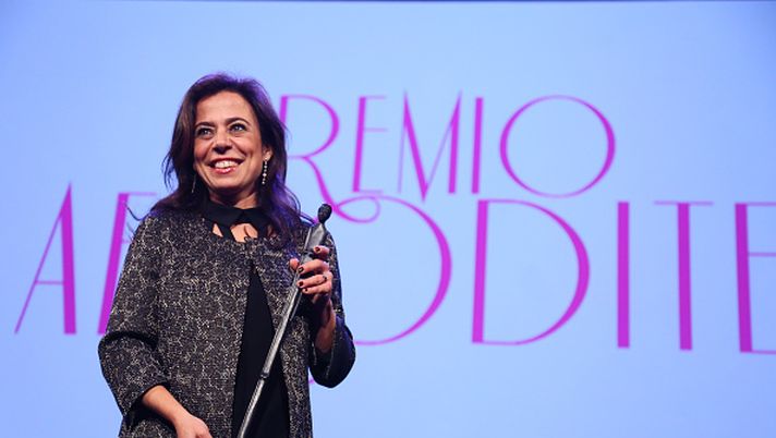 ROME, ITALY - JANUARY 13: Rosella Sensi recives the Afrodite Award during the 14th Afrodite Award dinner gala at Studios on January 13, 2016 in Rome, Italy. (Photo by Ernesto Ruscio/Getty Images) Sensi: “Montella grande allenatore. La proprietà deve indicare la strada da seguire” - immagine 1