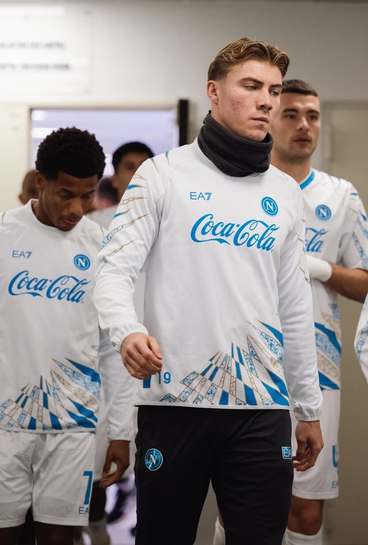 Concentrazione e determinazione: gli azzurri nel tunnel del Maradona – GALLERY - immagine 2