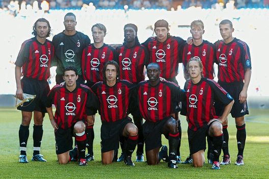MADRID, SPAIN - AUGUST 04: TURNIER/100 JAHRE REAL MADRID, Madrid; AC MAILAND - FC LIVERPOOL 0:2; hinten v.l.: Paolo MALDINI, TORWART DIDA, Cosmin CONTRA, Clarence SEEDORF, Kakha KALADZE, Jon Dahl TOMASSON, Andrei SHEVTCHENKO; vorne v.l.: Marco BORRIELLO, Andrea PIRLO, Cyril DOMORAUD, Massimo AMBROSINI/TEAM AC MAILAND (Photo by Martin Rose/Bongarts/Getty Images) Milan e Liverpool: dopo Istanbul c’è sempre Atene- immagine 21