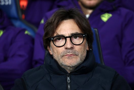 BERGAMO, ITALY - NOVEMBER 30: Paolo Vanoli, Head Coach of Fiorentina looks on prior to the Serie A match between Atalanta BC and ACF Fiorentina at Gewiss Stadium on November 30, 2025 in Bergamo, Italy. (Photo by Marco Luzzani/Getty Images)