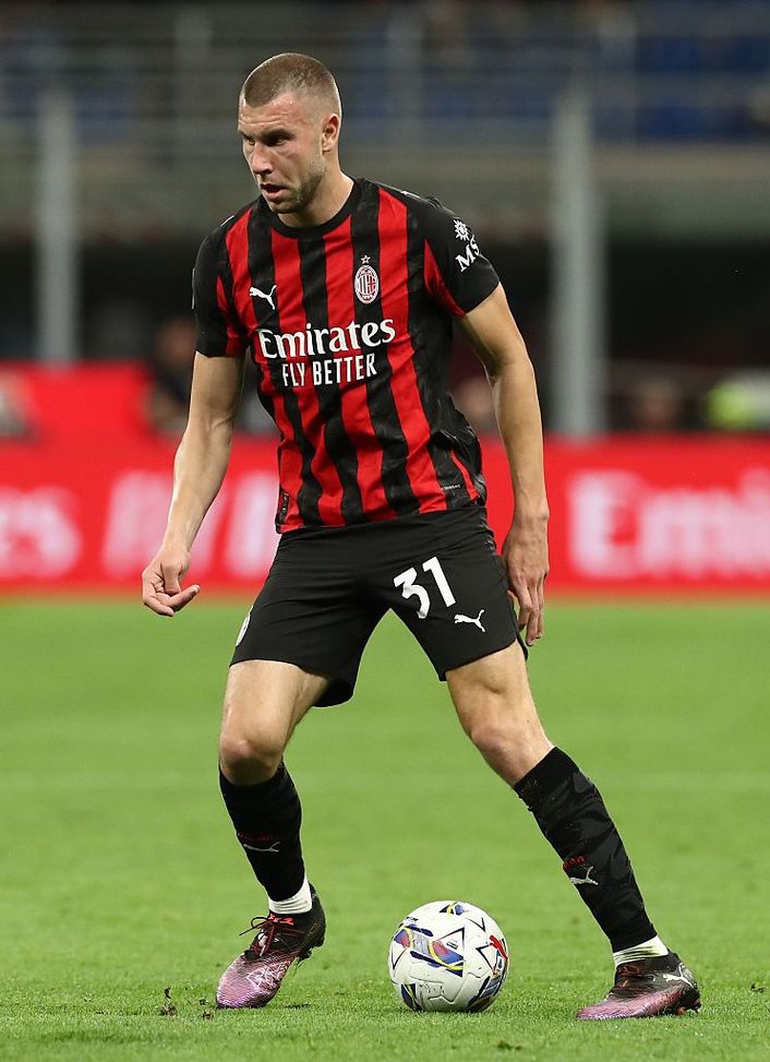 MILAN, ITALY - MAY 24: Strahinja Pavlovic of AC Milan in action during the Serie A match between AC Milan and AC Monza at Stadio Giuseppe Meazza on May 24, 2025 in Milan, Italy. (Photo by Marco Luzzani/Getty Images) the-sun-crystal-palace-pavlovic-pronta-offerta-30-milioni-di-euro-milan-maignan-kim-leao-calciomercato-aggiornamenti-oggi-news-ultima-ora