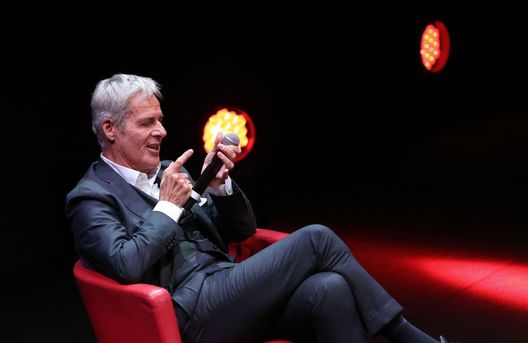 getty images Tv: Striscia la Notizia, a Claudio Baglioni un Tapiro d’oro gigante. Ecco perché- immagine 2