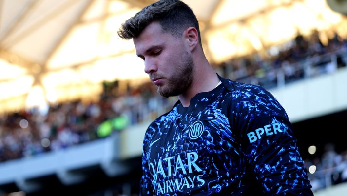 BENGHAZI, LIBYA - OCTOBER 10: Josep Martinez of FC Internazionale warms up prior Club Friendlies match between Atlètico Madrid and FC Internazionale on October 10, 2025 in Benghazi, Libya. (Photo by Francesco Scaccianoce - Inter/Inter via Getty Images) josep martinez