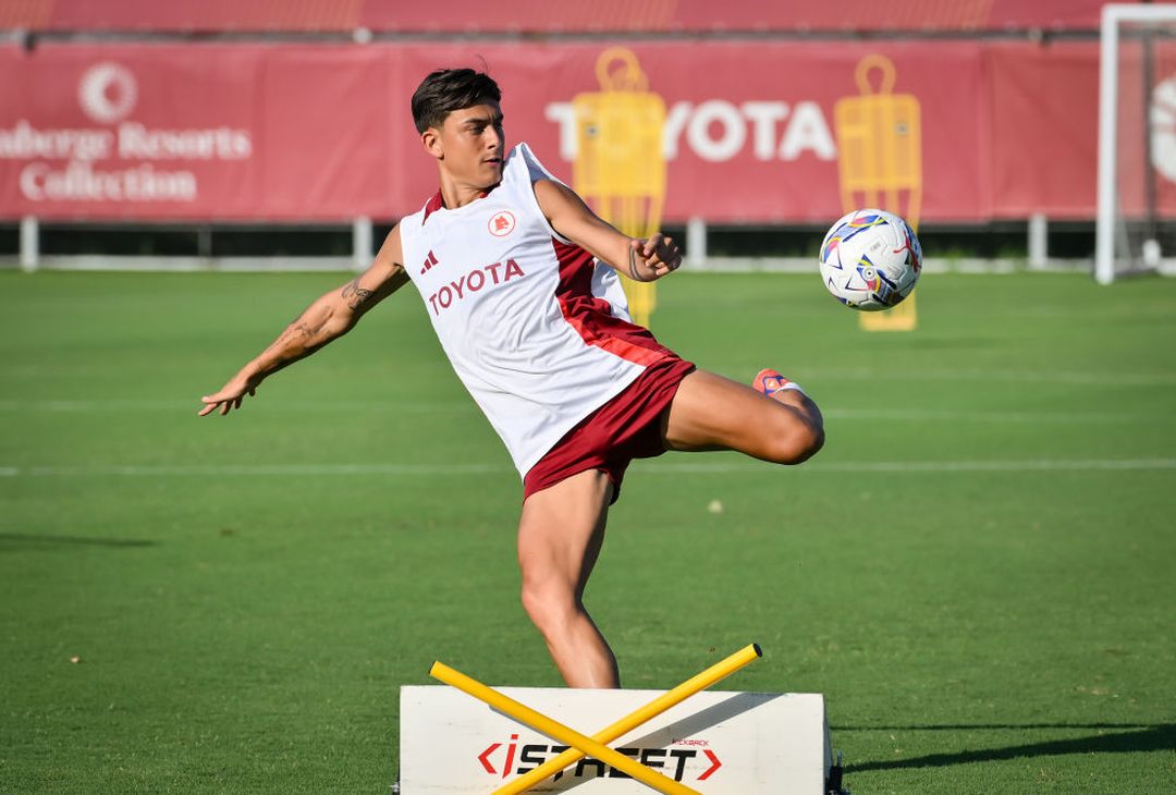 Trigoria, Dovbyk nel primo allenamento con i nuovi compagni – FOTO GALLERY - immagine 26