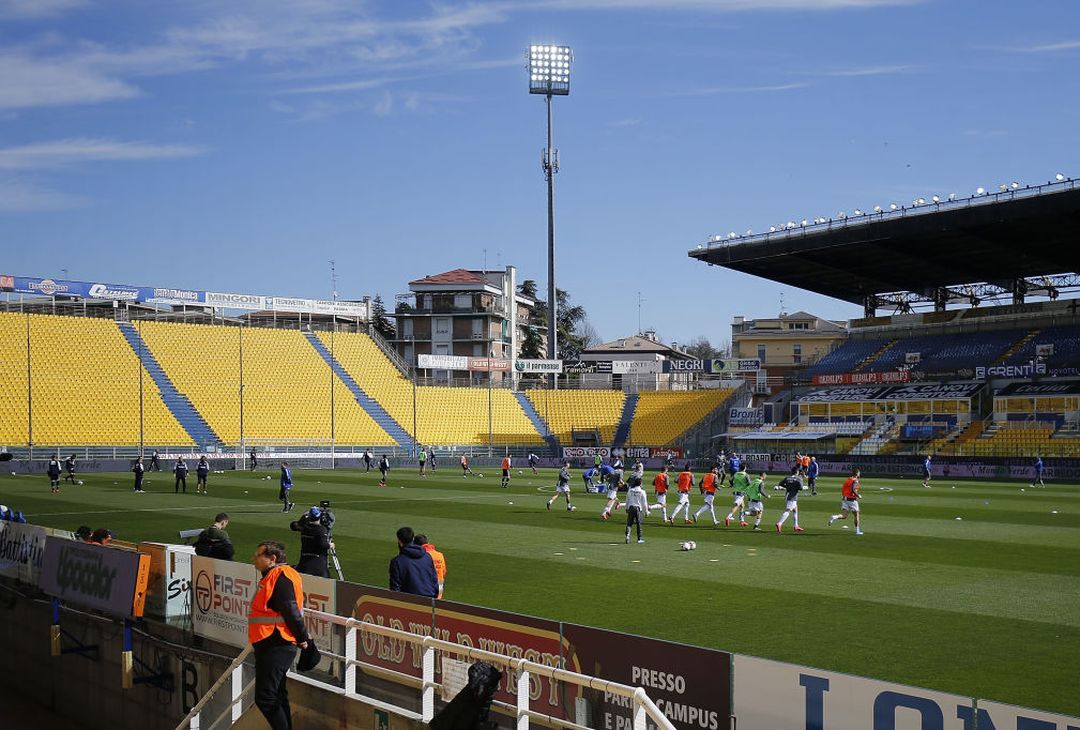 Fotogallery – Parma-Spal, le immagini dell’attesa del calcio d’inizio al Tardini- immagine 1