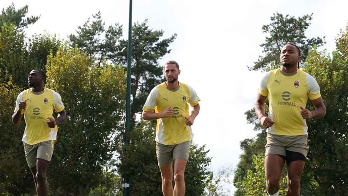 Milan, gara di tiri a Milanello: chi vince? I più brillanti ... | VIDEO