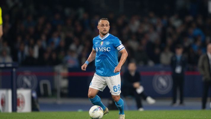 NAPLES, ITALY - APRIL 06: Stanislav Lobotka of SCC Napoli in action during the Serie A match between SSC Napoli and AC Milan at Stadio Diego Armando Maradona on April 06, 2026 in Naples, Italy. (Photo by SSC NAPOLI/SSC NAPOLI via Getty Images) Lobotka esulta dopo la vittoria: “Fiero di questa squadra, continuiamo così” - immagine 1
