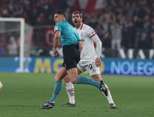 theo-hernandez-genoa-milan-top-e-flop-voti-pagelle-serie-a