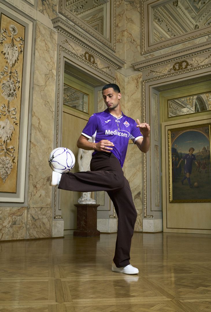 FOTO – La nuova maglia della Fiorentina. Le migliori immagini di oggi - immagine 13