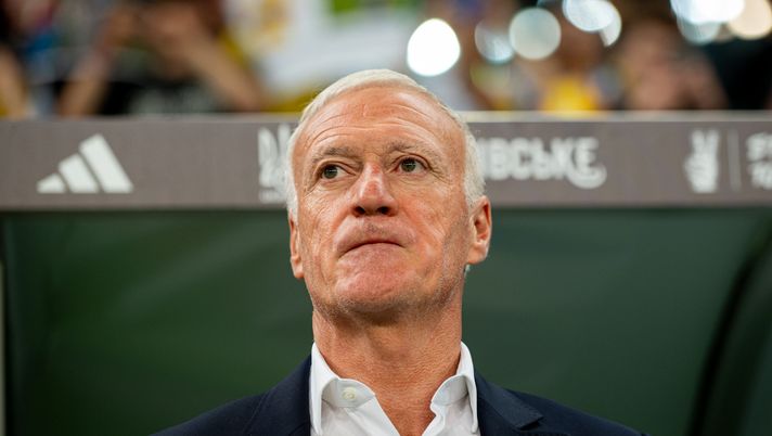 WROCLAW, POLAND - SEPTEMBER 5: Didier Deschamps of France looks on during the FIFA World Cup 2026 qualifier match between Ukraine and France at Tarczynski Arena on September 5, 2025 in Wroclaw, Poland. (Photo by Mateusz Slodkowski/Getty Images) Deschamps: “Rabiot al Milan gioca con un modulo diverso, ma sa cosa voglio da lui” - immagine 1