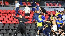 Violenti scontri in Boca Juniors-Gimnasia: arriva Riquelme a calmare polizia e tifosi