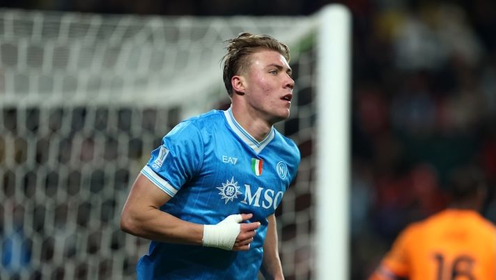 Hojlund: “L’abbraccio con Lukaku? È un top player e mi insegna molto: lo aspetto presto in campo” - immagine 1