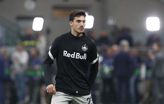 (Photo by Marco Luzzani/Getty Images) Dario Simic arbitro del derby di mercato: Milan e Inter su suo figlio Roko- immagine 2