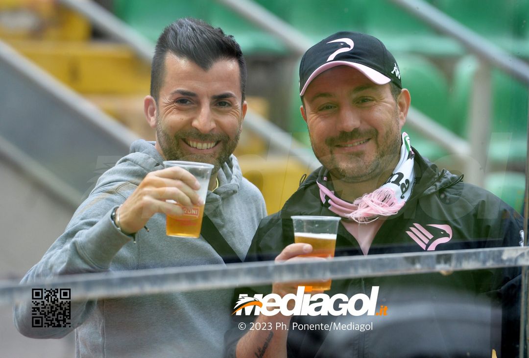 FOTOTIFO Palermo-Cittadella 0-1, gli scatti ai tifosi al “Renzo Barbera” (GALLERY) - immagine 73