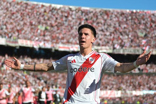 BUENOS AIRES, ARGENTINA - APRILE 27: Franco Mastantuono, attaccante del River Plate e Argentina (Foto di Marcelo Endelli/Getty Images) mastantuono