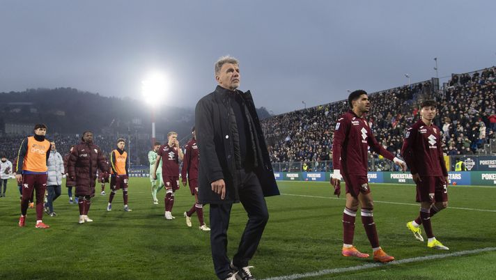 COMO, ITALY - JANUARY 24: Marco Baroni Head Coach of Torino FC reacts after the match during the Serie A match between Como 1907 and Torino FC at Giuseppe Sinigaglia Stadium on January 24, 2026 in Como, Italy. (Photo by Stefano Guidi - Torino FC/Torino FC 1906 via Getty Images) Torino, a Como va in scena “Quer pasticciaccio brutto della gestione Baroni” - immagine 1
