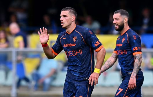 VERONA, ITALIA - MAGGIO 11: Nikola Krstovic, attaccante del Lecce. (Foto di Alessandro Sabattini/Getty Images) Lecce, top e flop della Serie A 2024/2025: Coulibaly cambia il destino dei salentini- immagine 4