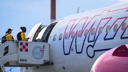 Como-Roma, la partenza dei giallorossi in aereo verso la Lombardia – VIDEO