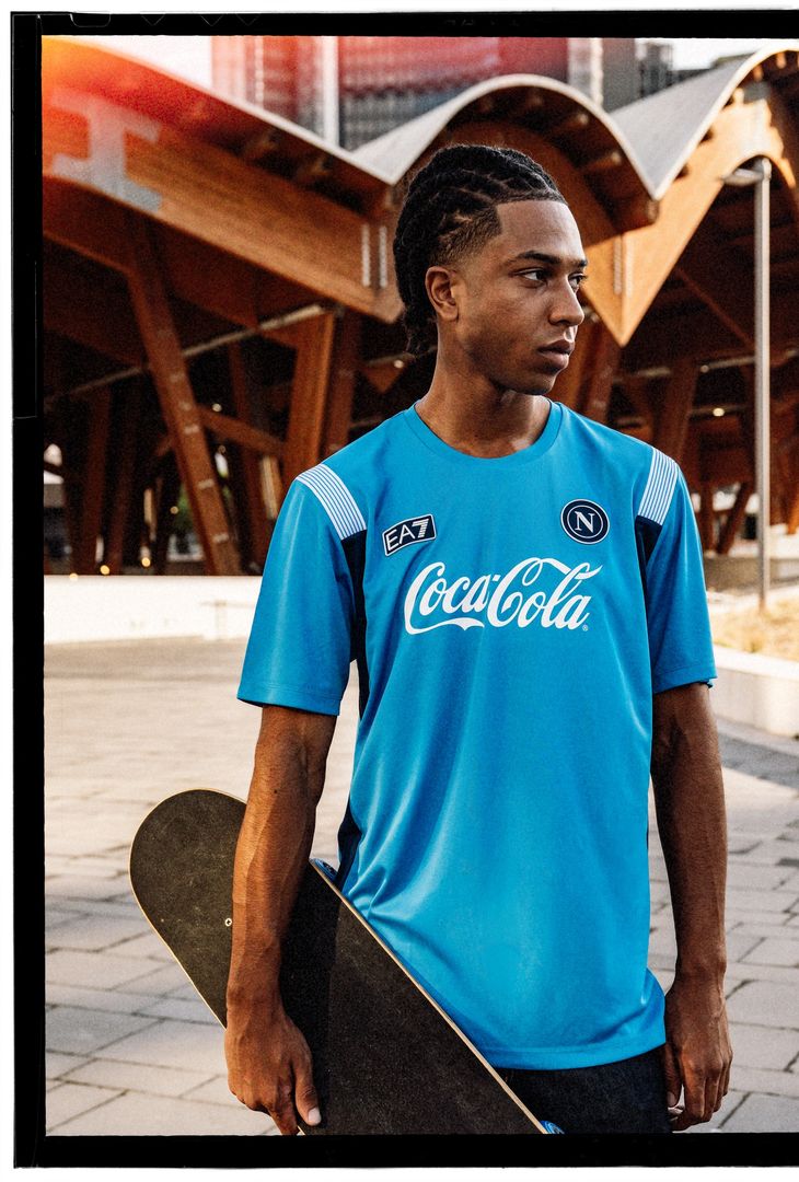 Il Napoli annuncia il nuovo kit di allenamento