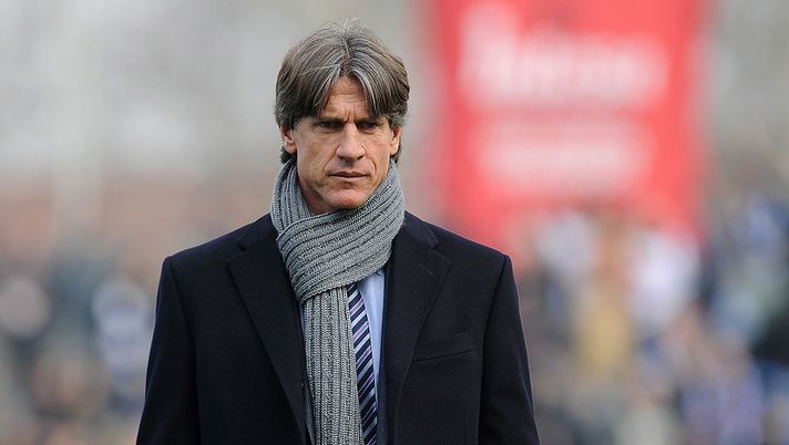 Cristiano Giaretta guarda prima della partita di Serie B tra Novara Calcio e Reggina Calcio allo Stadio Silvio Piola il 2 marzo 2013 a Novara, Italia. (Foto di Valerio Pennicino/Getty Images) Giaretta Pafos