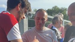 Kvara, che affetto dai tifosi georgiani! E firma anche le maglie del Napoli