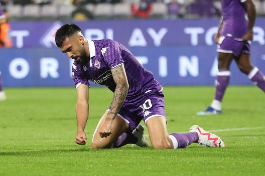 FLORENCE, ITALY - OCTOBER 23: Nicolás Iván González of ACF Fiorentina in action during the Serie A TIM match between ACF Fiorentina and Empoli FC at Stadio Artemio Franchi on October 23, 2023 in Florence, Italy. (Photo by Gabriele Maltinti/Getty Images) Italiano (sala stampa): “Questa è la solita Fiorentina. Ikonè non sta bene”- immagine 2