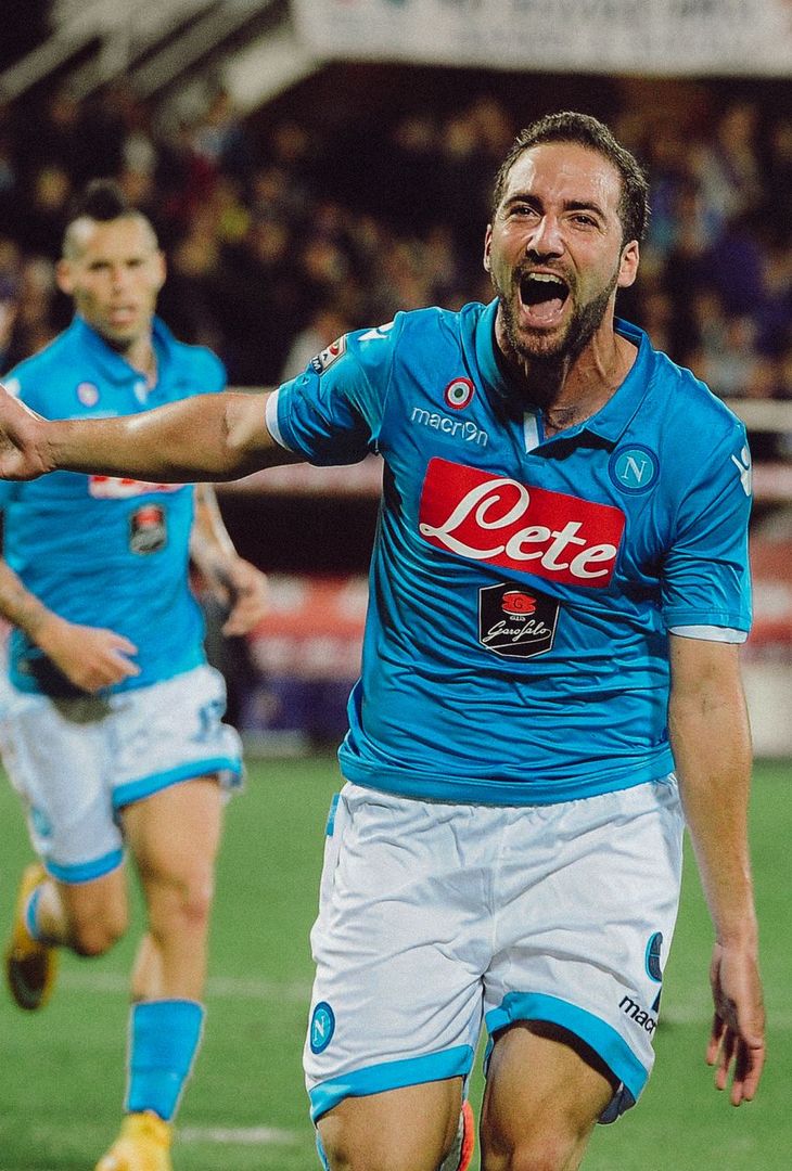 Il club azzurro ha pubblicato le istantanee più belle degli ultimi Fiorentina-Napoli disputati al Franchi