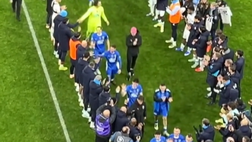 Il Marsiglia vince 9-0 contro il Bayeux e dedica un pasillo de honor al club di quinta divisione