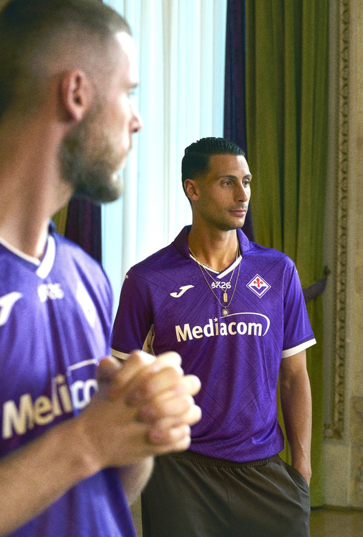 FOTO – La nuova maglia della Fiorentina. Le migliori immagini di oggi - immagine 7