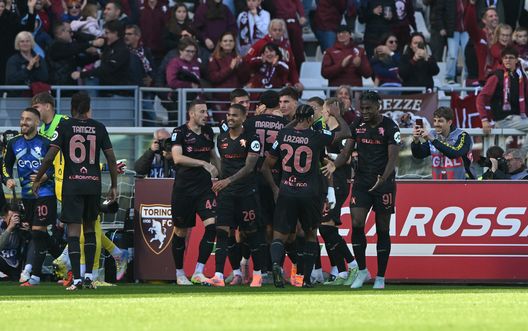 TURIN, ITALY - OCTOBER 26: Guillermo Maripan of Torino celebrates scoring his team's second goal with teammates during the Serie A match between Torino FC and Genoa CFC at Stadio Olimpico di Torino on October 26, 2025 in Turin, Italy. (Photo by Chris Ricco/Getty Images)