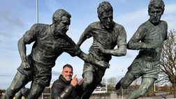 Roma, l’ex Perrotta celebrato dalla “sua” Ashton-under-Lyne con una statua