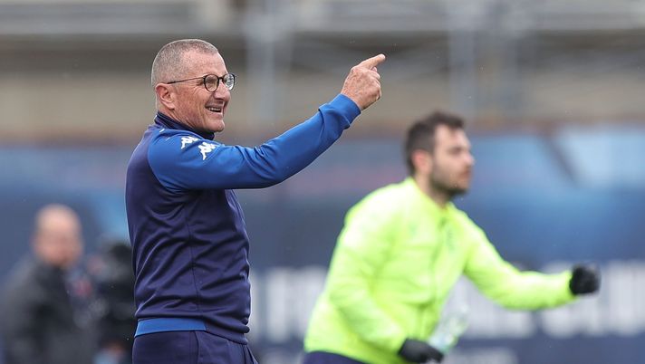 EMPOLI, ITALY - MAY 01: Aurelio Andreazzoli manager of Empoli FC gestures during the Serie A match between Empoli FC and Torino FC at Stadio Carlo Castellani on May 1, 2022 in Empoli, Italy. (Photo by Gabriele Maltinti/Getty Images) Andreazzoli pre Torino-Empoli: “Se saremo bravi, loro dovranno preoccuparsi” - immagine 1
