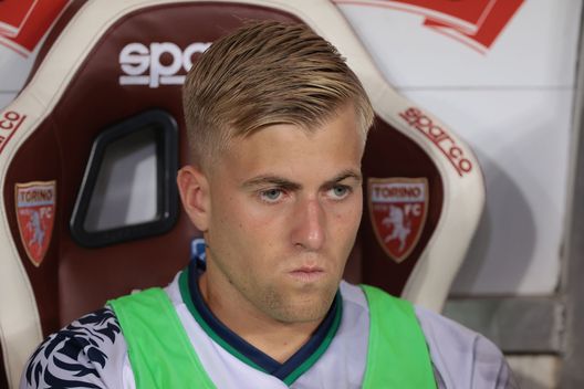 TURIN, ITALY - AUGUST 14: Mattia Felici of Feralpisalo reacts on the bench prior to the Coppa Italia Round of 32 match between Torino FC and Feralpisalo at Stadio Olimpico Grande Torino on August 14, 2023 in Turin, Italy. (Photo by Jonathan Moscrop/Getty Images) Mattia Felici