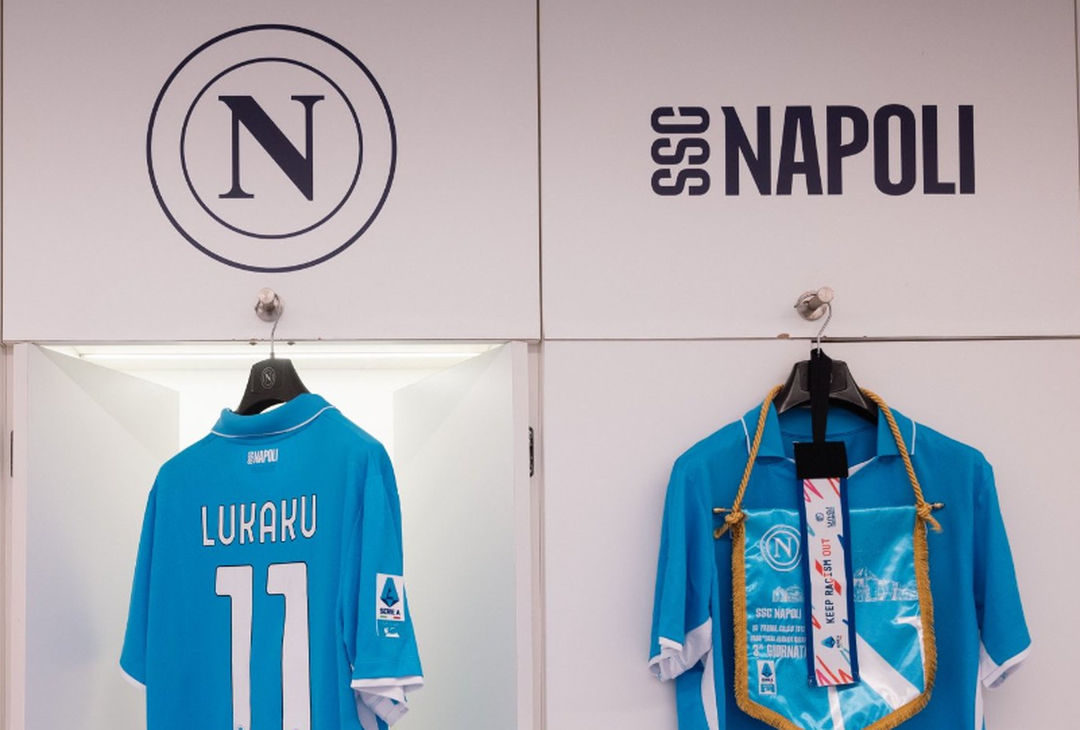 GALLERY La maglia di Lukaku debutta nello spogliatoio del Maradona - immagine 6