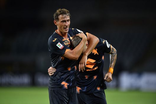 TURIN, ITALY - AUGUST 14: Ivan Ilic of Torino FC celebrates a goal with team mate Mergim Vojvoda during the Coppa Italia Round of 32 match between Torino FC and Feralpisalo at Stadio Olimpico Grande Torino on August 14, 2023 in Turin, Italy. (Photo by Valerio Pennicino/Getty Images) ToroPreview, verso Torino-Verona: “Riproporre ancora le due punte?”- immagine 2