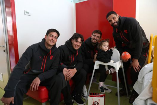 Il Milan fa visita ai piccoli pazienti dell’Ospedale dei Bambini Vittore Buzzi- immagine 2