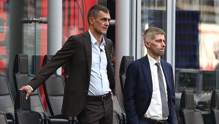MILAN, ITALY - SEPTEMBER 03: Paolo Maldini and Frederic Massara of AC Milan look on before the Serie A match between AC Milan and FC Internazionale at Stadio Giuseppe Meazza on September 03, 2022 in Milan, Italy. (Photo by Marco Luzzani/Getty Images) MALDINI DIRIGENTE