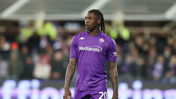 FLORENCE, ITALY - FEBRUARY 6: Moise Kean of ACF Fiorentina looks on during the Serie A match between Fiorentina and FC Internazionale at Stadio Artemio Franchi on February 6, 2025 in Florence, Italy. (Photo by Gabriele Maltinti/Getty Images) Turci: “Kean? Come caratteristiche è il profilo giusto per il Milan” - immagine 1