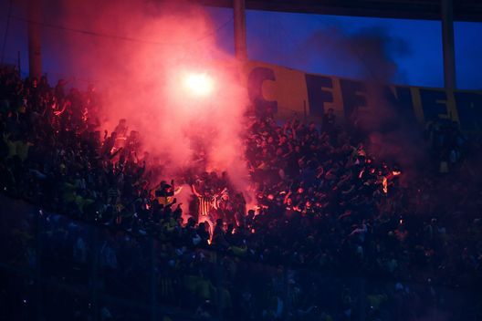 Fiamme, colori e Storia: le coreografie di Fenerbahçe e Galatasaray- immagine 2
