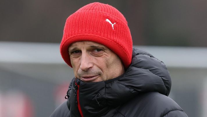 Massimiliano Allegri (allenatore AC Milan), qui durante un allenamento con i rossoneri a Milanello | Milan News (Getty Images) Bologna-Milan, le probabili formazioni: Allegri ancora una volta in piena emergenza