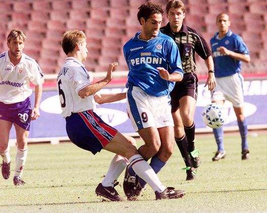 Amoruso con la maglia del Napoli. (Getty Images) ESCLUSIVA – Nicola Amoruso: “Tudor non meritava l’esonero. David? Dategli più tempo”- immagine 3